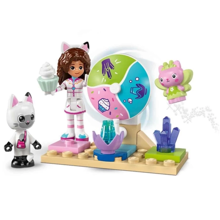 BFS  LEGO Gabby’s Dollhouse Tatlı Şekerleme Dağı ve Kedi Bahçesi 11205