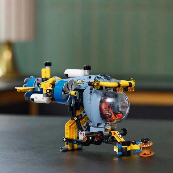 BFS  LEGO Technic Derin Deniz Araştırma Denizaltısı 42201