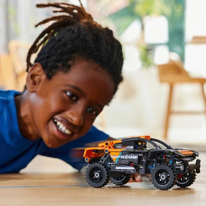 BFS   LEGO Technic NEOM McLaren Extreme E Race Car 42166