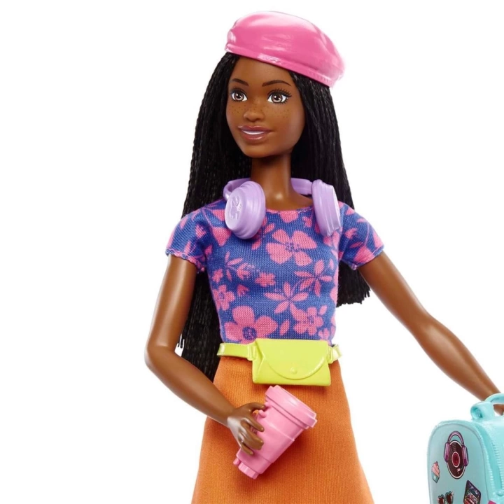 BFS Nessiworld HGX55 Barbie Brooklyn Seyahatte Bebeği ve Aksesuarları