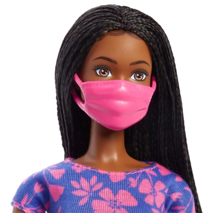 BFS Nessiworld HGX55 Barbie Brooklyn Seyahatte Bebeği ve Aksesuarları
