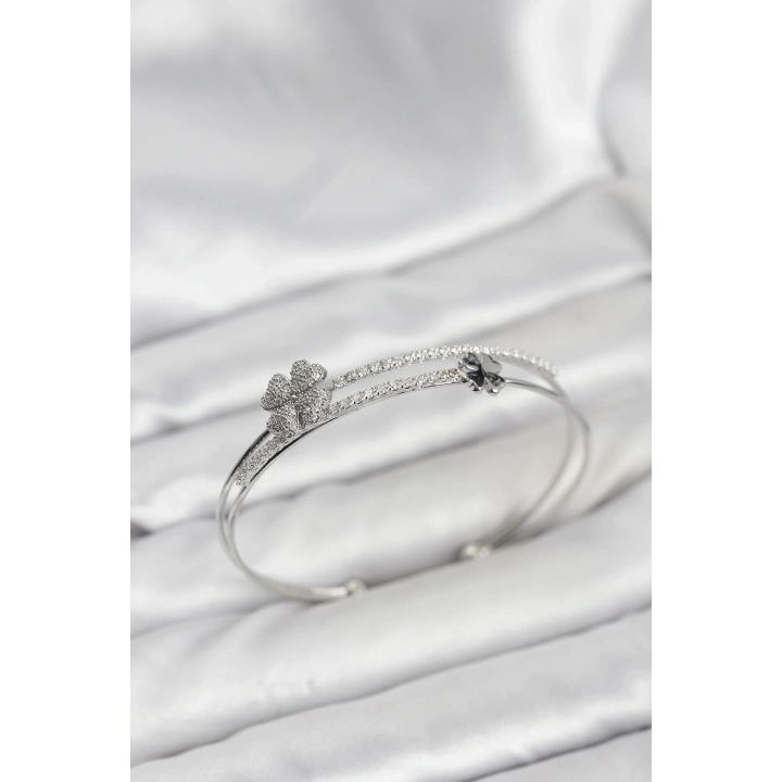 BFS Pirinç Gümüş Renk Yonca Model Kadın Bileklik