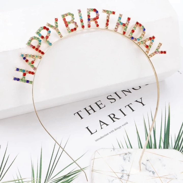 BFS     Rengarenk Kristal Taşlı Ekstra Lüks Gümüş Kaplama Happy Birthday Taç 16x17 cm