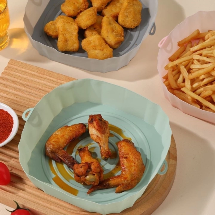 BFS  Renkli Isıya Dayanıklı Yıkanılabilir Silikon Fırın Ve Airfryer Kare Model Pişirme Matı 20 Cm
