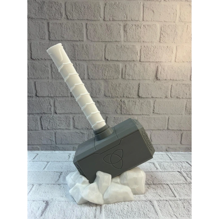 BFS Thor’un Çekici Dekoratif Süs Güçlü ve İkonik Tasarım 20x34 cm