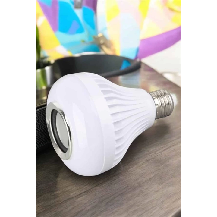 Bluetooth Hoparlör RGB LED Teknolojisi ile Müzik ve Aydınlatma