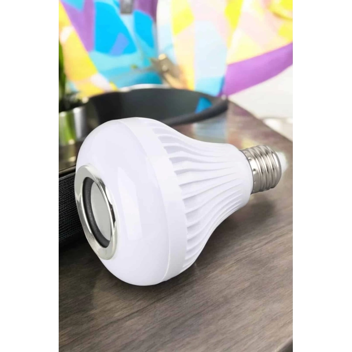 Bluetooth Hoparlör RGB LED Teknolojisi ile Müzik ve Aydınlatma
