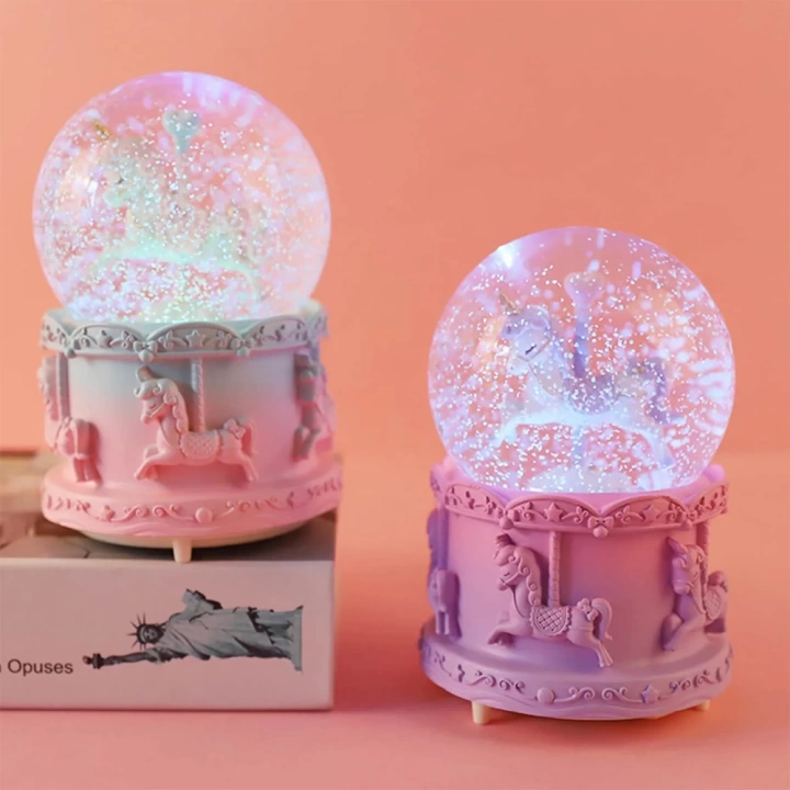 Orta Boy Müzikli Unicorn Kar Küresi