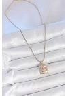 BFS 316L Çelik Gold Renk Pembe Mineli Çiçek İşlemeli İnci Detay Portre Model Kadın Kolye