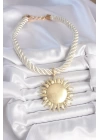 BFS Kırık Beyaz Halat Model Gold Renk Güneş Figürlü Pirinç Kolye