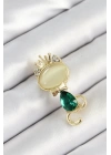 BFS Yeşil Damla Zirkon Taşlı Kraliçe Taçlı Kedi Figürlü Gold Renk Kadın Broş