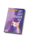 Sarı Çiçeği Koklayan Kedi