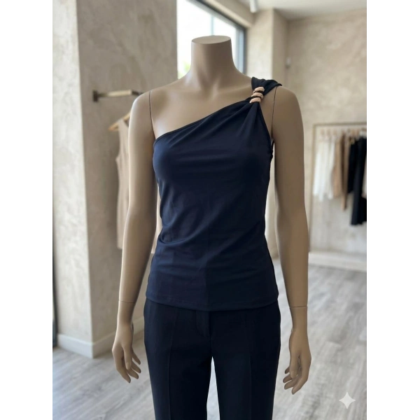 Tek Omuz Detaylı Şık Bluz