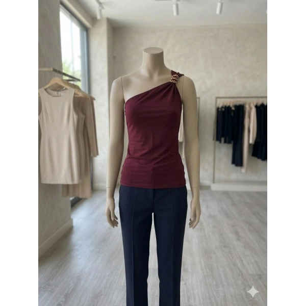 Tek Omuz Detaylı Şık Bluz