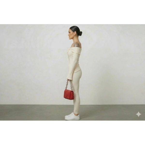 Düşük Omuzlu Asimetrik Bağlama Detaylı Bluz