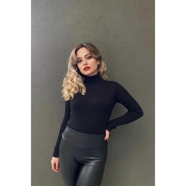 Kadın Boğazlı Siyah Yumuşak Kazak