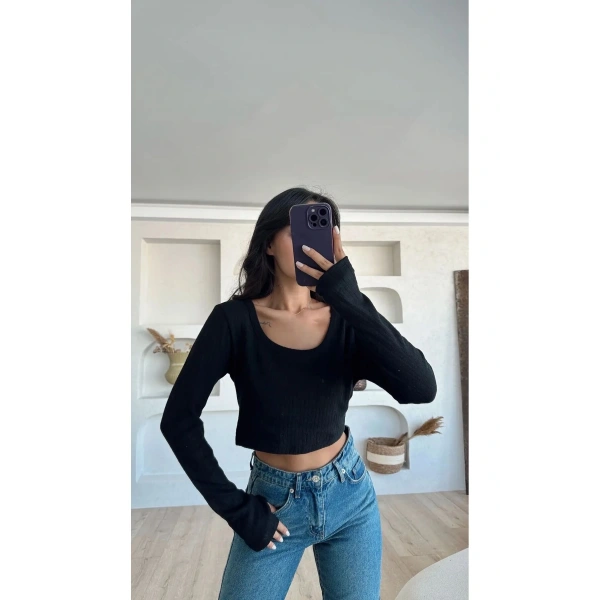 Kare Yaka Uzun Kollu Crop Bluz, Parmak Geçmeli