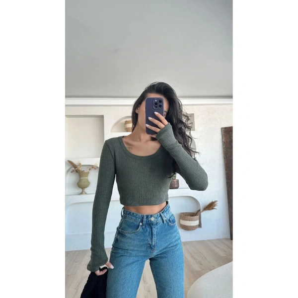 Kare Yaka Uzun Kollu Crop Bluz, Parmak Geçmeli