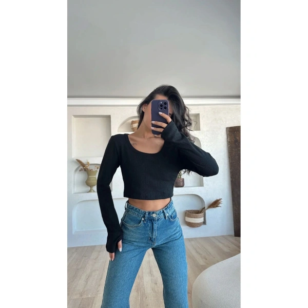 Kare Yaka Uzun Kollu Crop Bluz, Parmak Geçmeli