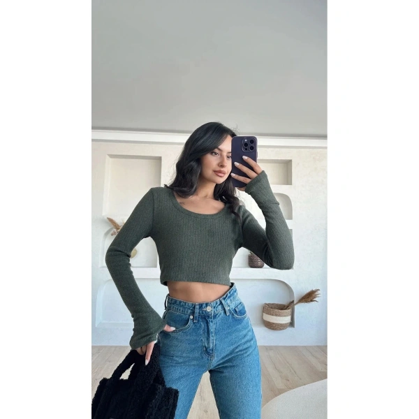Kare Yaka Uzun Kollu Crop Bluz, Parmak Geçmeli