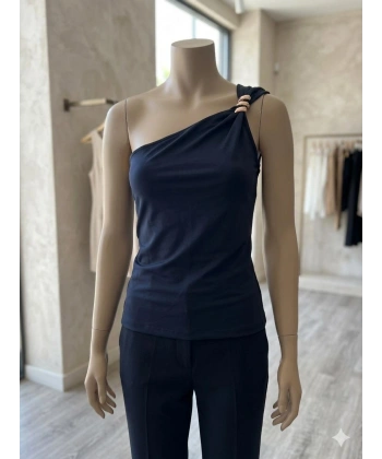 Tek Omuz Detaylı Şık Bluz