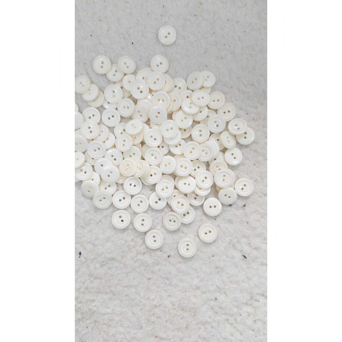 17 Mm  20 Boy KREM 2 Delikli Polyester Düğme (20 ADET)