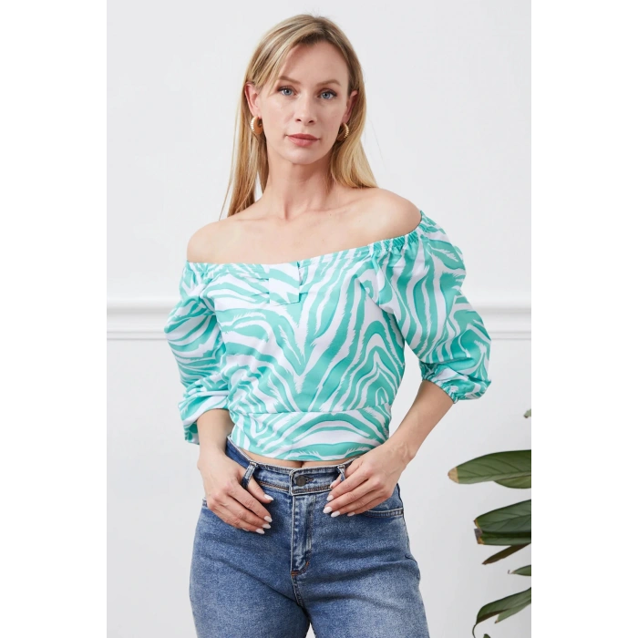 MADONNA YAKA BÜZGÜ DETAYLİ BLUZ