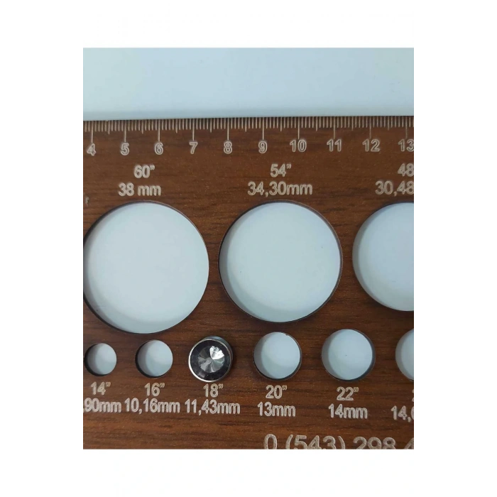 Taşlı Zümrüt Yeşil  Metalize Alttan Ayaklı Abiye Düğme 1 Cm 18 Boy 11mm  ( 20 ADET )