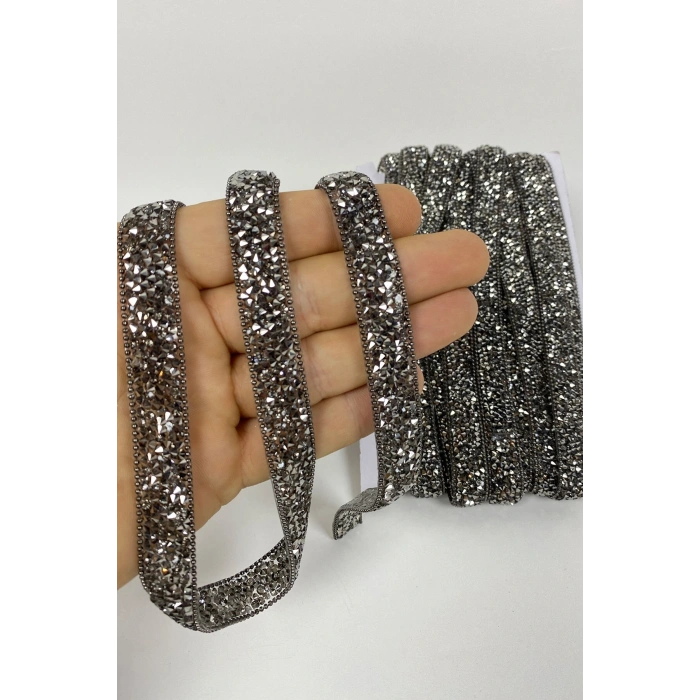 Ütüyle Yapışan Taşlı Zincirli Şerit Aplik