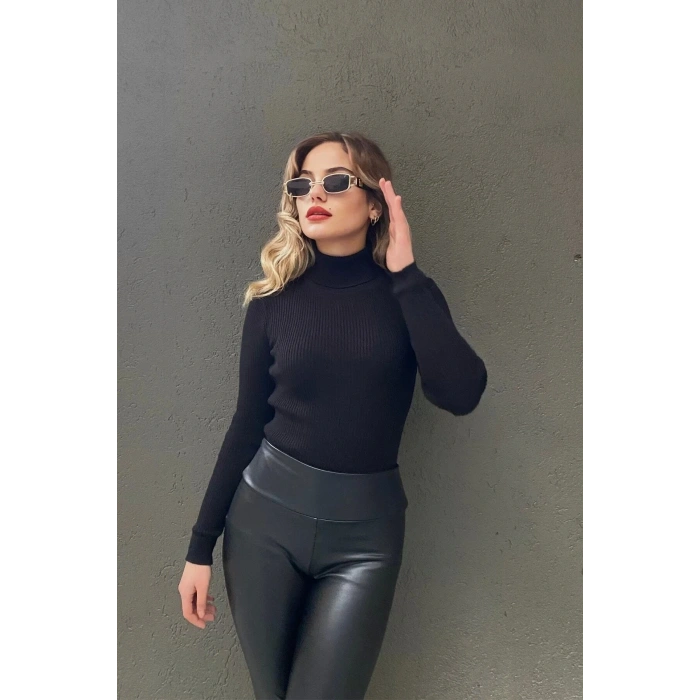Kadın Boğazlı Siyah Yumuşak Kazak