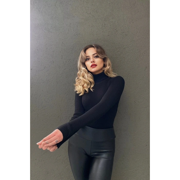 Kadın Boğazlı Siyah Yumuşak Kazak