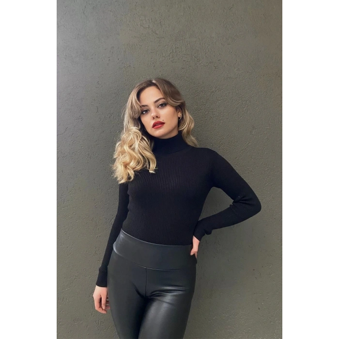 Kadın Boğazlı Siyah Yumuşak Kazak