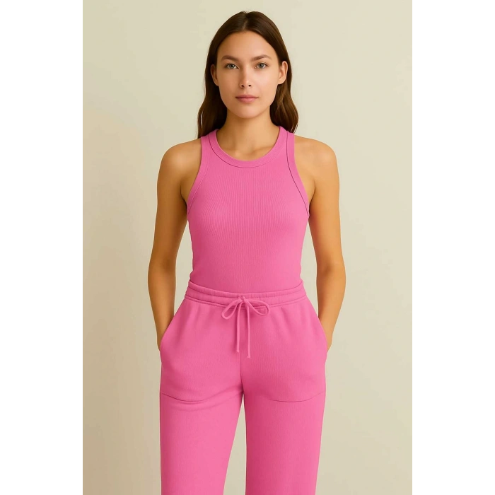 Halter Yaka Atlet Ve Cepli Pantolonlu Takım