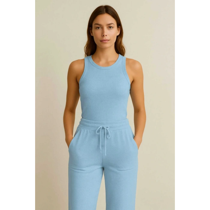 Halter Yaka Atlet Ve Cepli Pantolonlu Takım