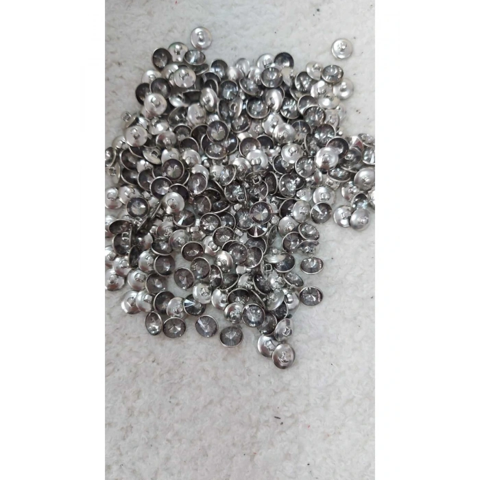 Taşlı Gri Gümüş  Metalize Alttan Ayaklı Abiye Düğme 1 Cm 18 Boy 11mm  ( 20 ADET )