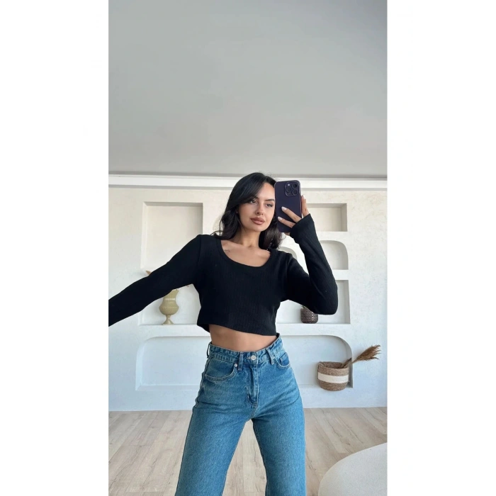 Kare Yaka Uzun Kollu Crop Bluz, Parmak Geçmeli