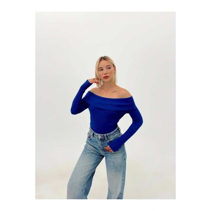 Kadın Düz Renk Madonna Yaka Bluz