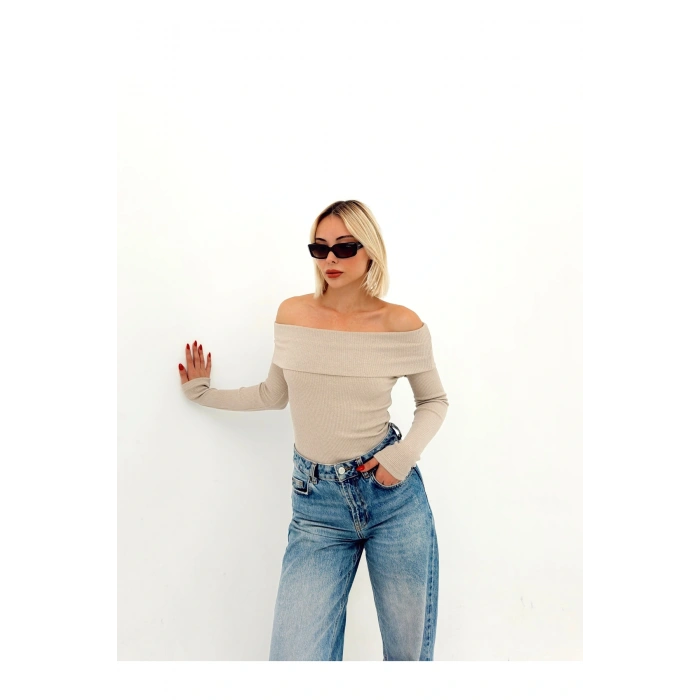 Kadın Düz Renk Madonna Yaka Bluz