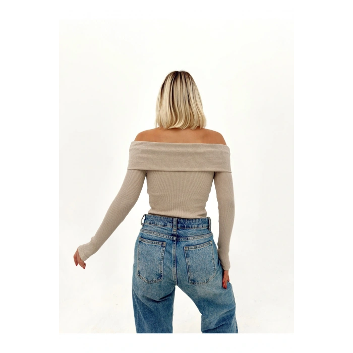 Kadın Düz Renk Madonna Yaka Bluz