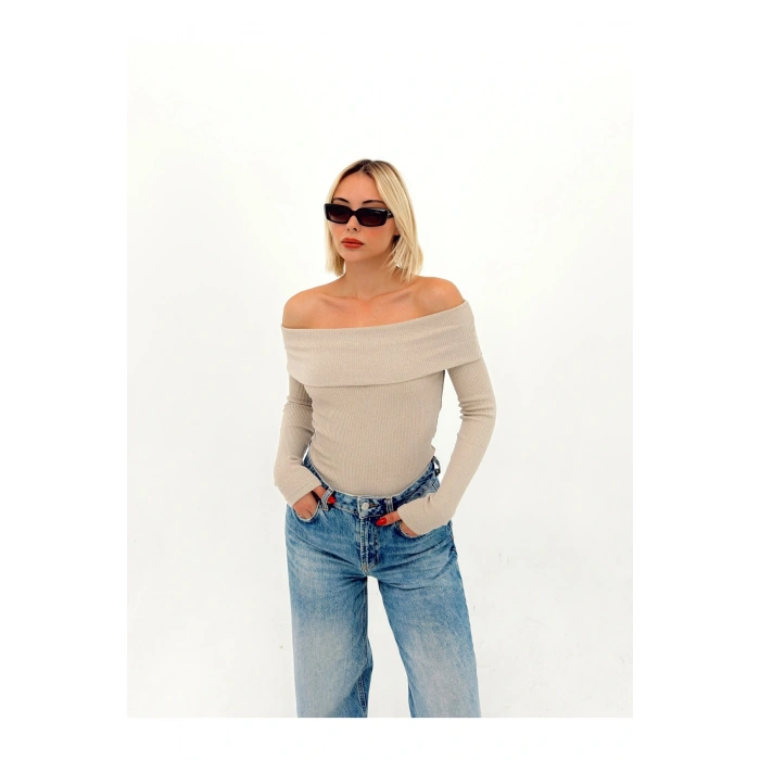 Kadın Düz Renk Madonna Yaka Bluz