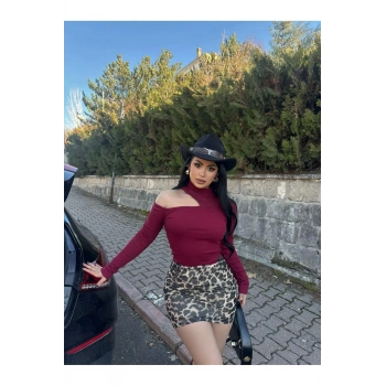 Bordo Omuz Pencereli Kaşkorse Crop