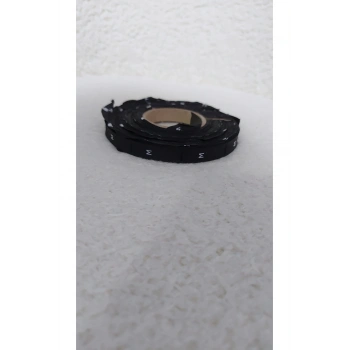 Siyah Beden Etiketi M / Tırnak Etiketi ( 1 Rulo )