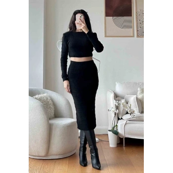 Etekli Yakasız Takım Krem