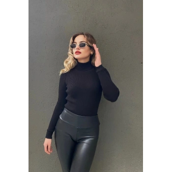 Kadın Boğazlı Siyah Yumuşak Kazak