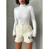 Beli lastikli çıtçıtlı deri şort krem w241007