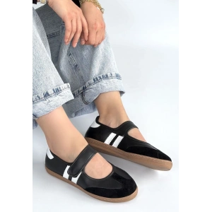 Menja Siyah Cilt Cırt Cırtlı Babet Ayakkabı