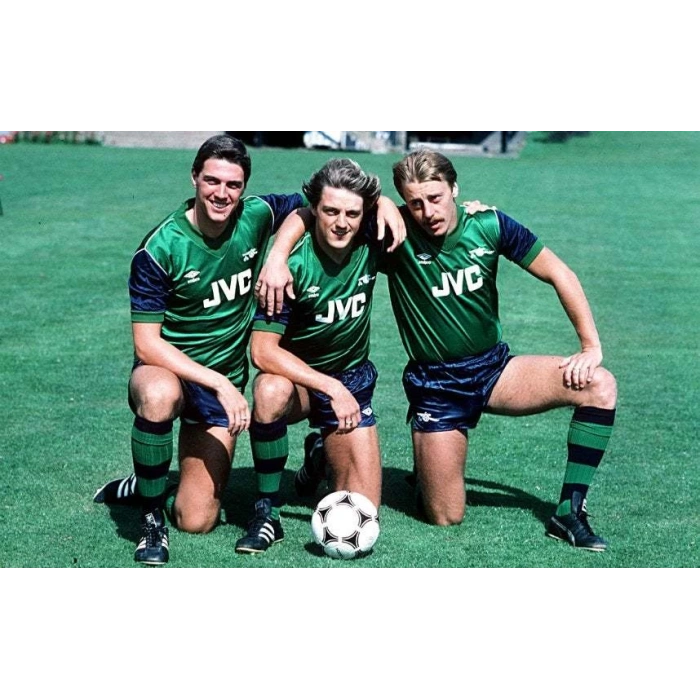 Arsenal 1982 - 1984 Retro Forma