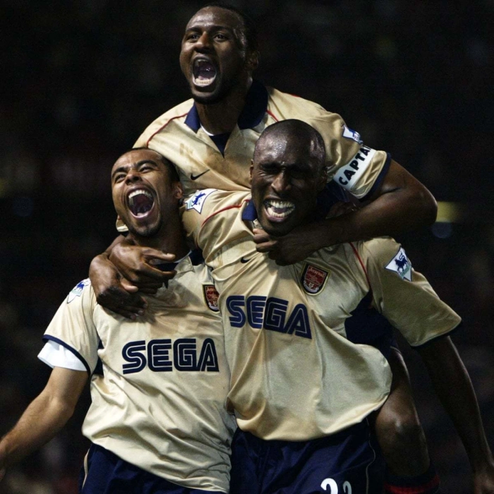 Arsenal 2001 - 2002 Retro Forma