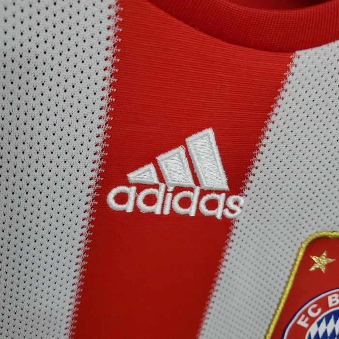 Bayern Münih 2010 - 2011 Retro Forma