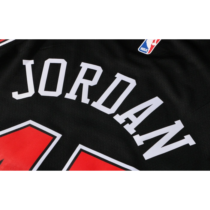 Chicago Bulls 2019-2021 Michael Jordan 45 Swingman Authentic Forma Black - City Edition